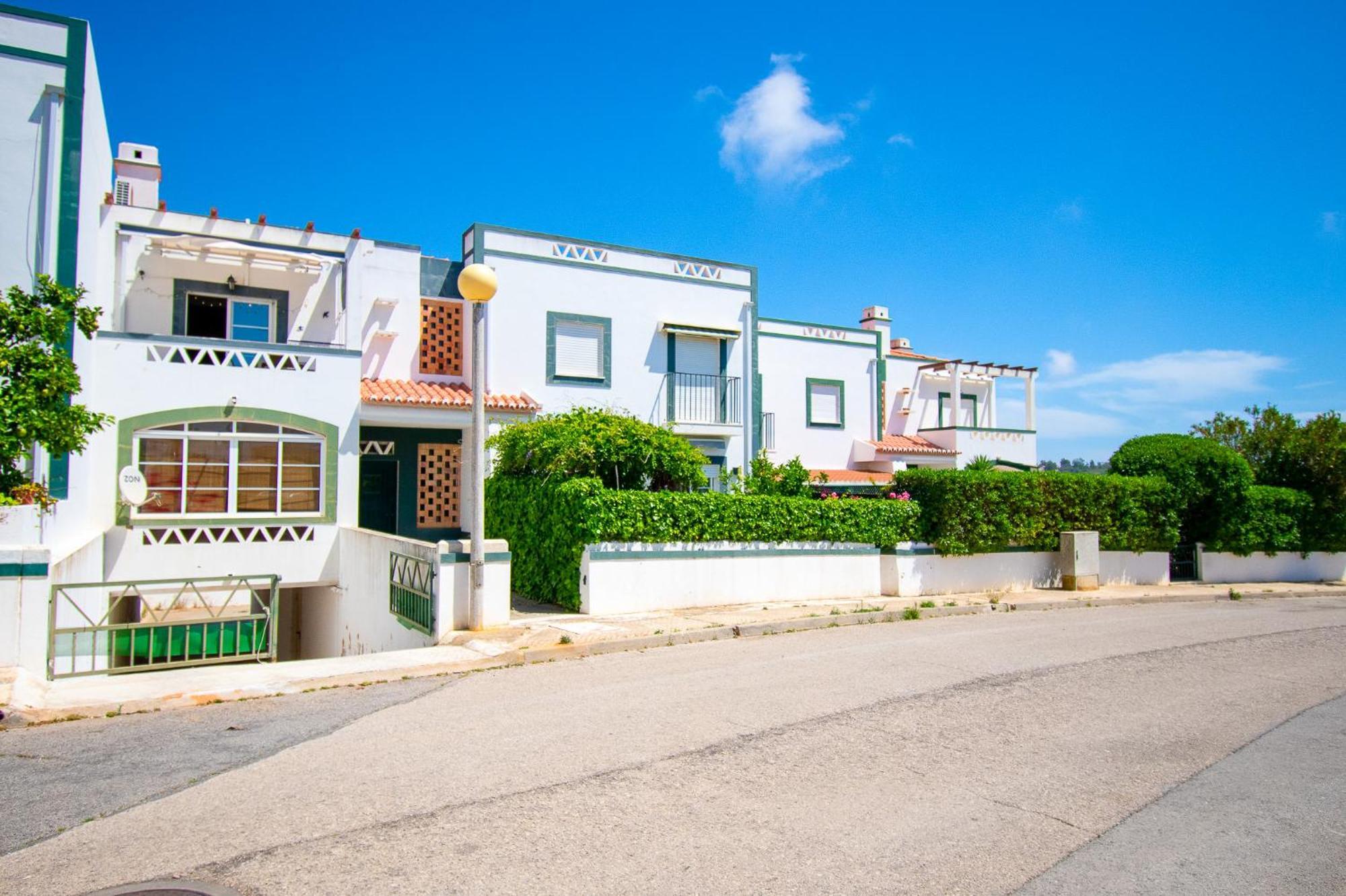Apartment Crossing Keys, Two Bedrooms, Ferragudo *