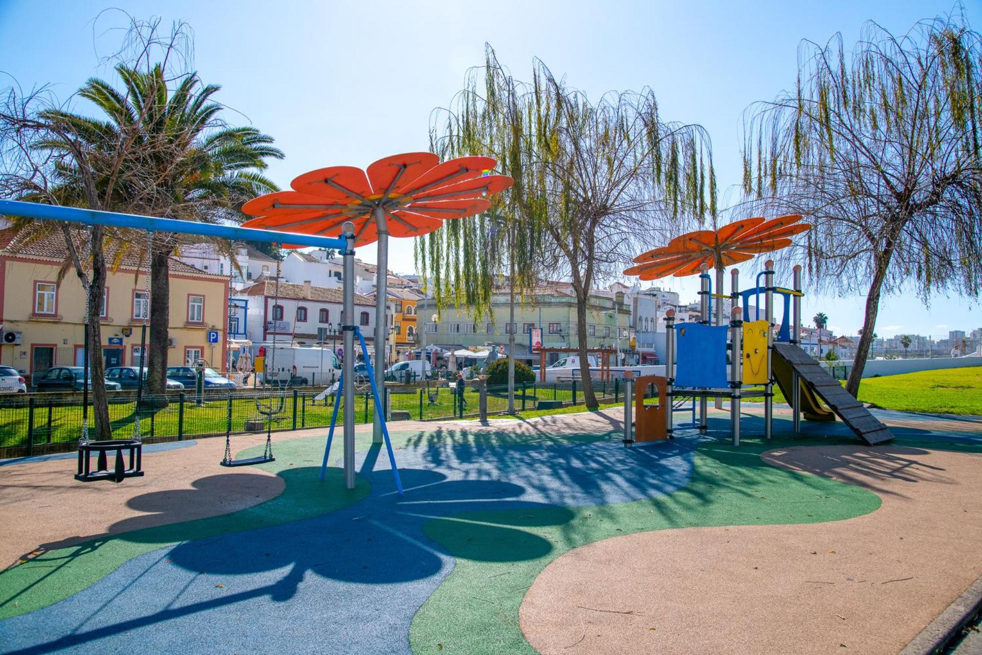 Crossing Keys, Two Bedrooms, Ferragudo Apartment