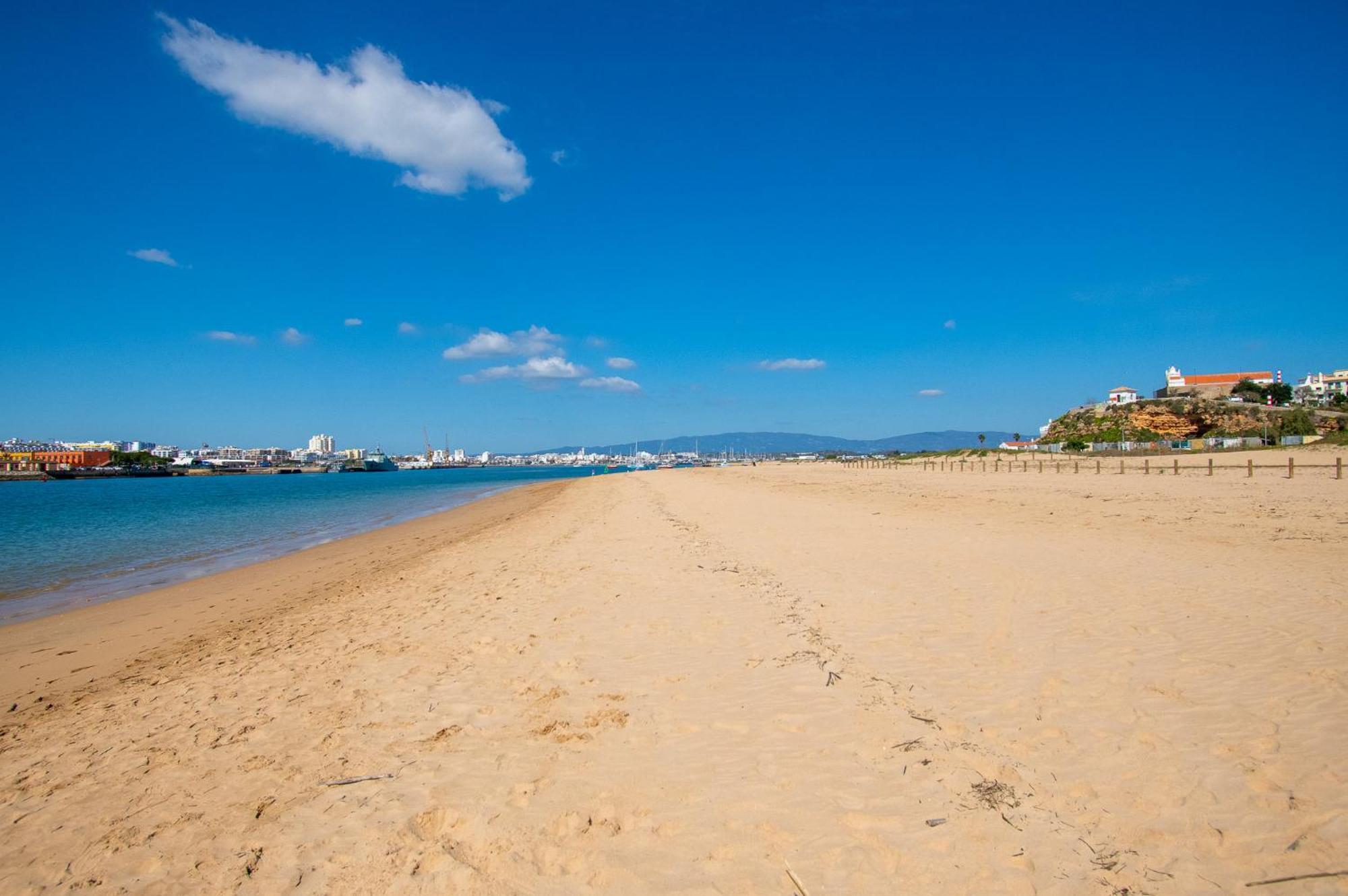 Crossing Keys, Two Bedrooms, Ferragudo Apartment