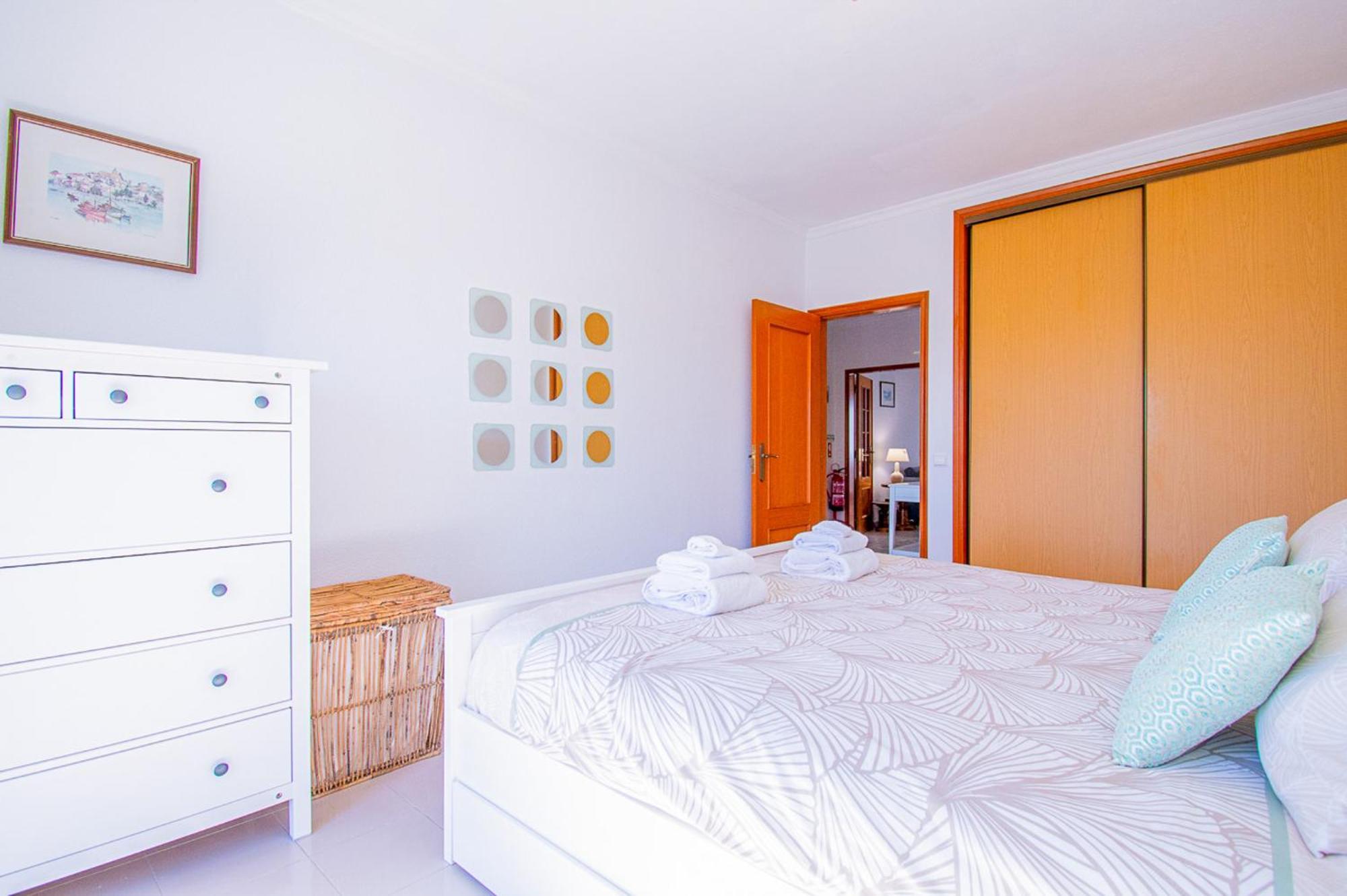 Crossing Keys, Two Bedrooms, Ferragudo Apartment